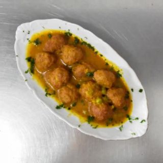 Albóndigas En Salsa De Almendras