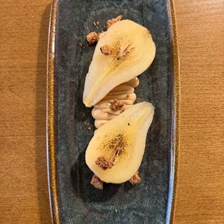 Pera Templada con Crema de Turrón