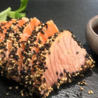 Salmón Tataki (6 Pzs.)