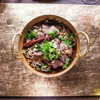 Телешка супа с оризови нудъли (500г)