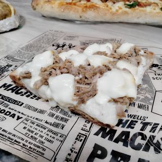 Tosta De Chicharrones Con Queso