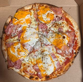 Pizza Carbonara (27 Cm.)