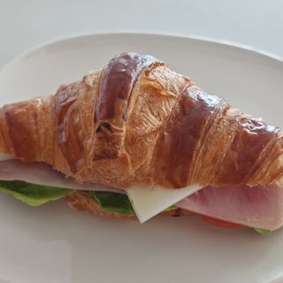 Croissant Mixto (*1,90€ precio sin relleno)