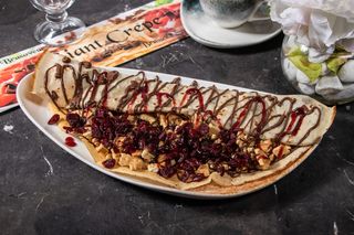 Clatita Uriasa cu Nutella si biscuiti