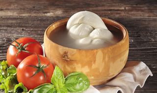 TRECCIA MOZZARELLA DI BUFALA CAMPANA DOP 250g ( 7002)