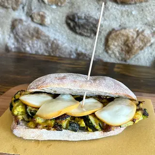 Frittata di zucchine e provola