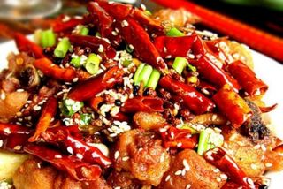 86Чончинкая жареная острая курица  (с костями) 重庆辣子鸡