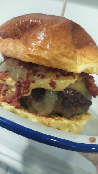 SUCCESSION BURGER ( DRY AGED )