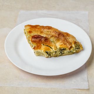 Burek sa sirom i zeljem