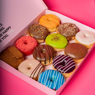 Boite Familiale : 12 Donuts Fourrés Variés