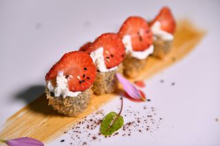 315. Hoso sake con fragola 6 pezzi