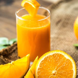 Sok od cjeđene naranče ( orange juice)