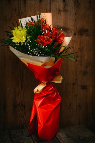 Букет алстромерия