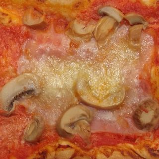 Pizzetta rossa  Margherita con cotto con funghi