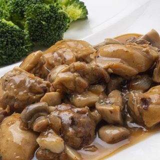 Pollo con champiñones