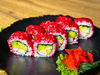 Каліфорнія в ікрі масаго з креветкою 310г