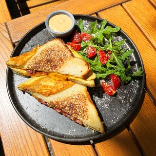 Scrambled Eggs Sandwich