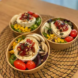 Ensalada de queso de cabra con frutos secos