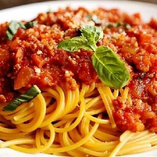 Makaron po bolońsku