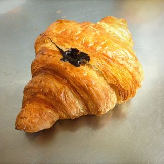 Croissant sa čokoladom 120g
