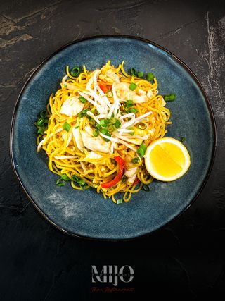 Pad mee gai