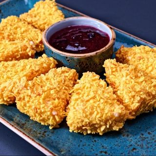 ПАНИРАНИ ТОПЕНИ СИРЕНЦА СЪС СЛАДКО ОТ БОРОВИНКИ