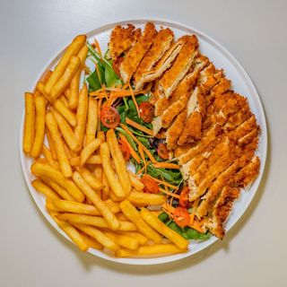 Pollo impanato con patatine fritte