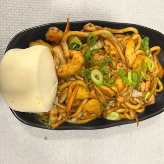 YAKI UDON DE MARISCO  (Puesto 2)