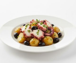 Polpo con patate e olive