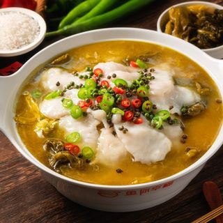 Caldoso de pimienta verde con lubina  青花椒鲈鱼