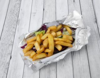 Panino con Porchetta, formaggio e patatine