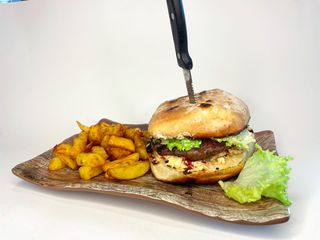 Вълчи бургер (450г)