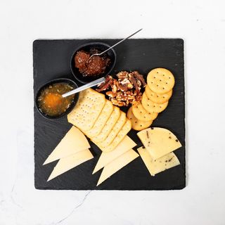 Selekcija tvrdih sireva i marmelada