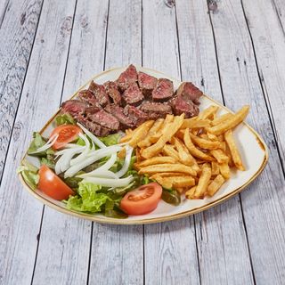 9. Croca de Ternera Gallega, Patatas y Ensalada