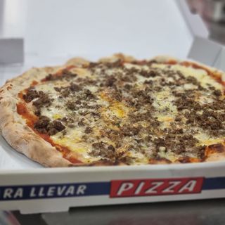 27-Pizza De Carne Picada (33 Cm.) 