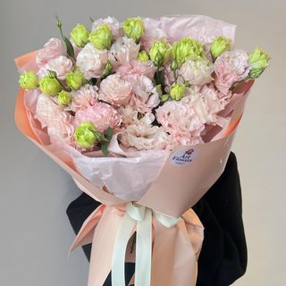 Букет Лизиантусы