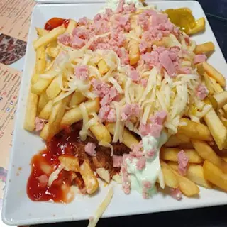 Papas Locas Chetoni (1/2 Ración)