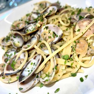 Spaghetti con almejas