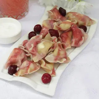 Вареники с вишней и творогом (со сметаной)