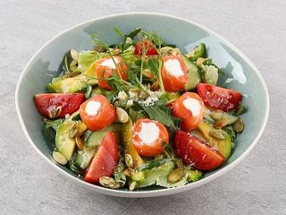 Салат з лососем (225g)