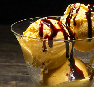 Gelato alla CREMA con glassa di Aceto Balsamico
