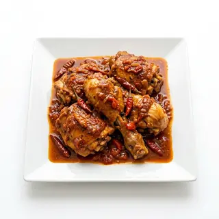 Pollo Con Salsa De Guindillas