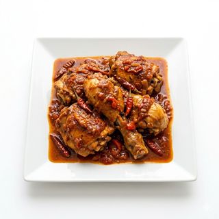 Pollo Con Salsa De Guindillas