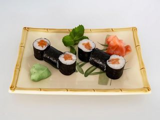 P3 Hosomaki Salmon or Tuna