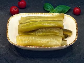 Salată de castraveți murați (150g)