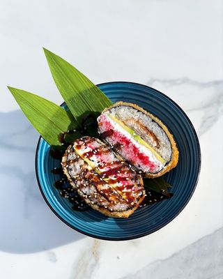 Суші бургер з вугрем