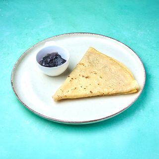 Palačinka sa džemom od šljiva