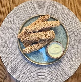 Рибні хрумки з соусом Тартар (300г)