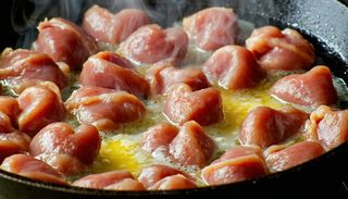 Пилешки сърца в масло