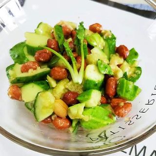 04. Cacahuete Con Pepino Picante